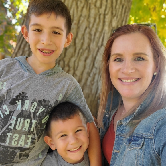 Meet your Posher, Megan - Picture 5 of 5